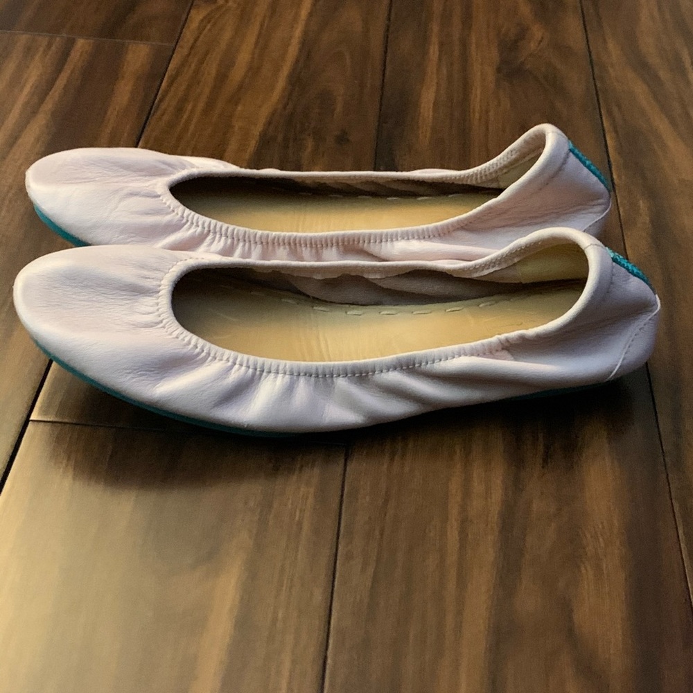 Pale pink Tieks. Size 9